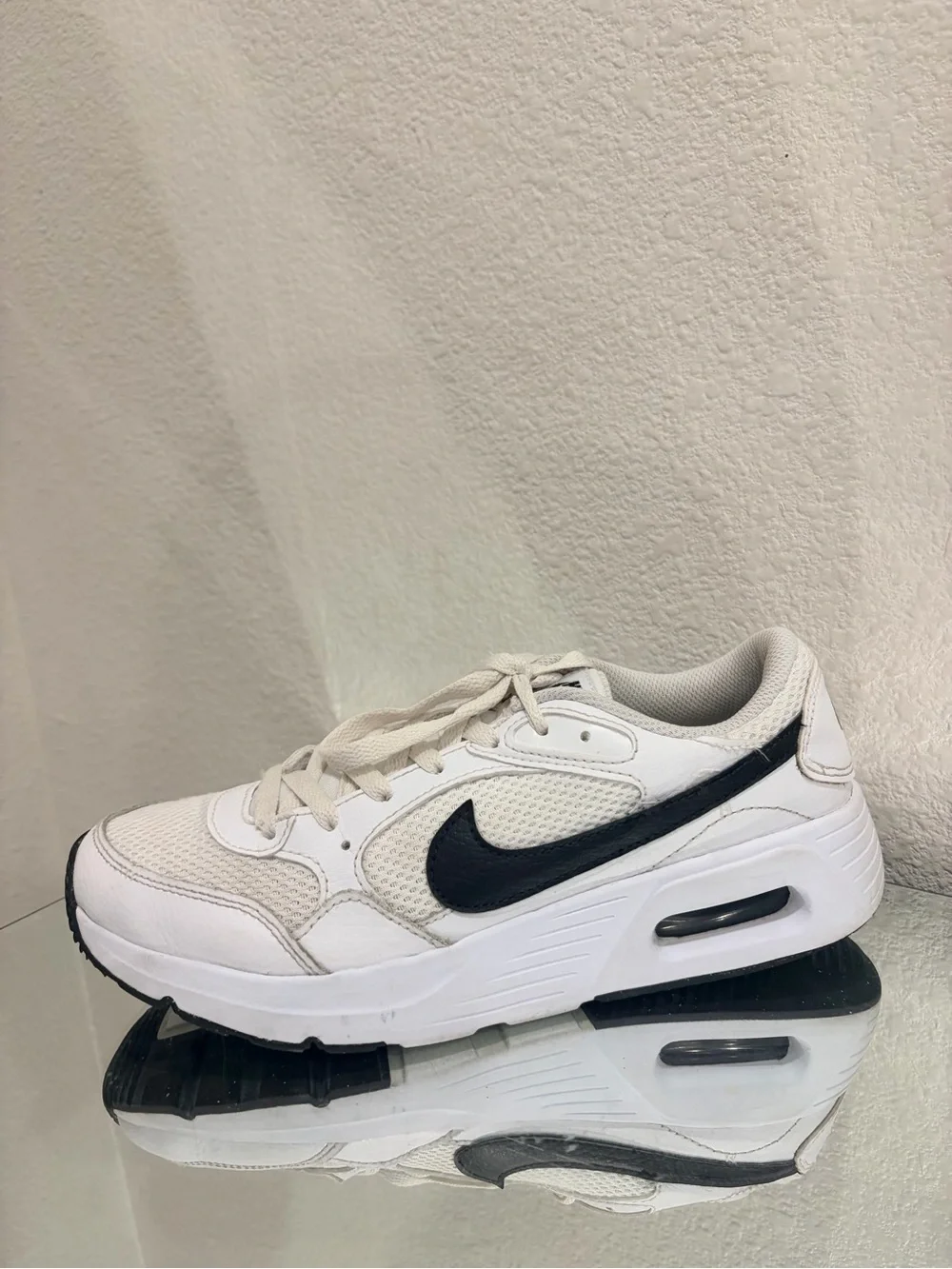 Nike airmax  size 7Y White and Black Low-Top Sneakers